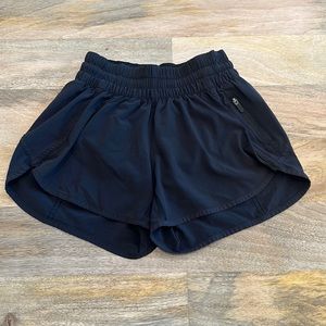 Lululemon Tracker Lined Short 4”, Black, Size 4
